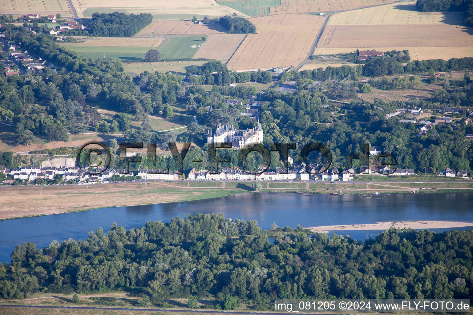 Vue aérienne de Chaumont-sur-Loire dans le département Loir et Cher, France