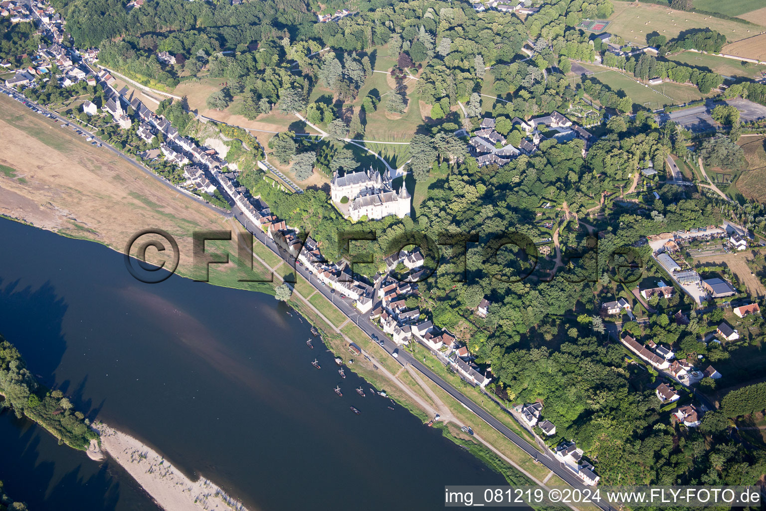 Vue d'oiseau de Chaumont-sur-Loire dans le département Loir et Cher, France