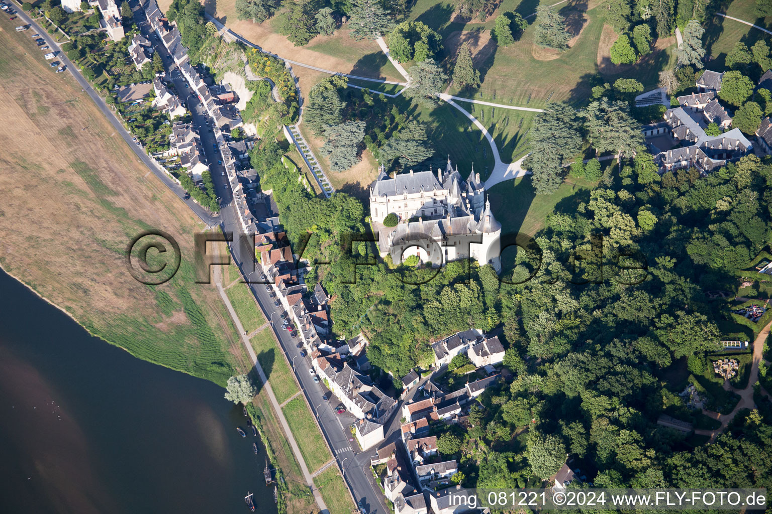 Enregistrement par drone de Chaumont-sur-Loire dans le département Loir et Cher, France