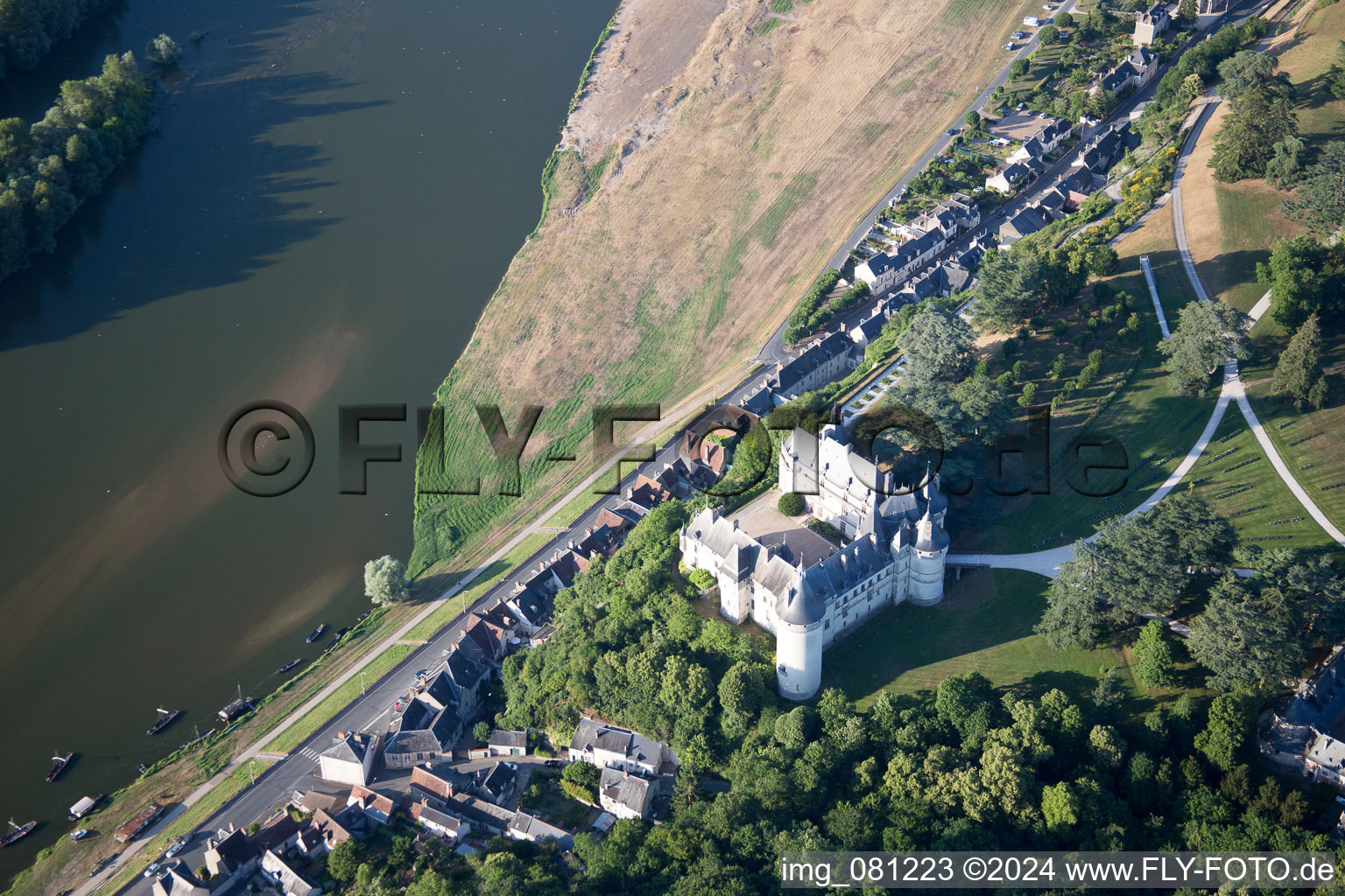 Chaumont-sur-Loire dans le département Loir et Cher, France du point de vue du drone