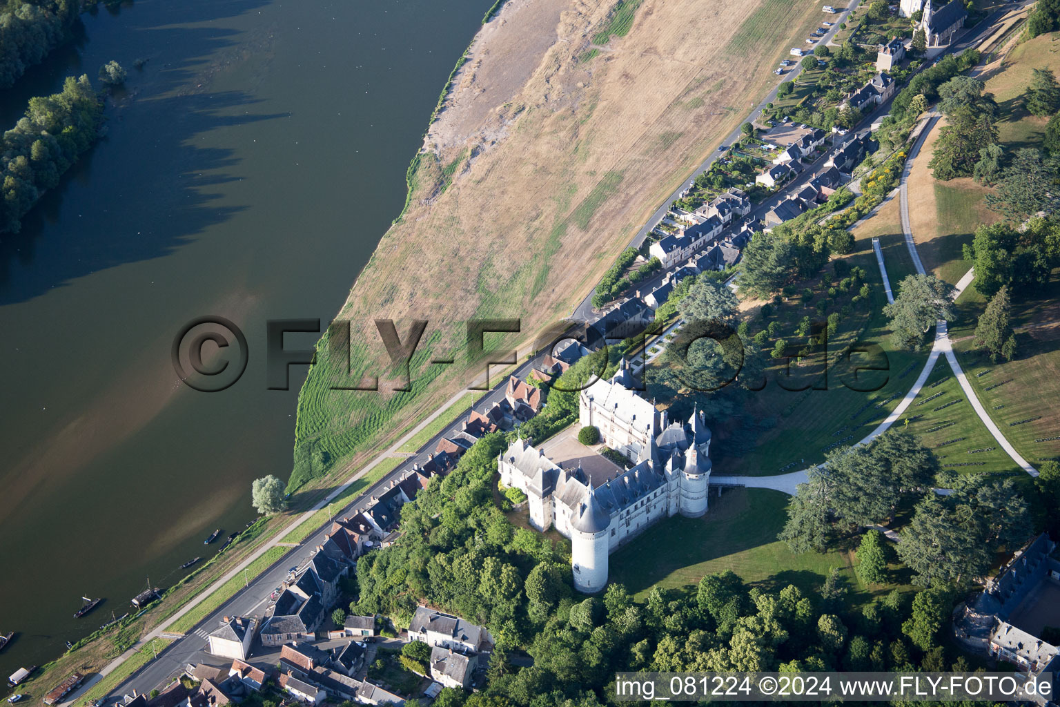 Chaumont-sur-Loire dans le département Loir et Cher, France d'un drone