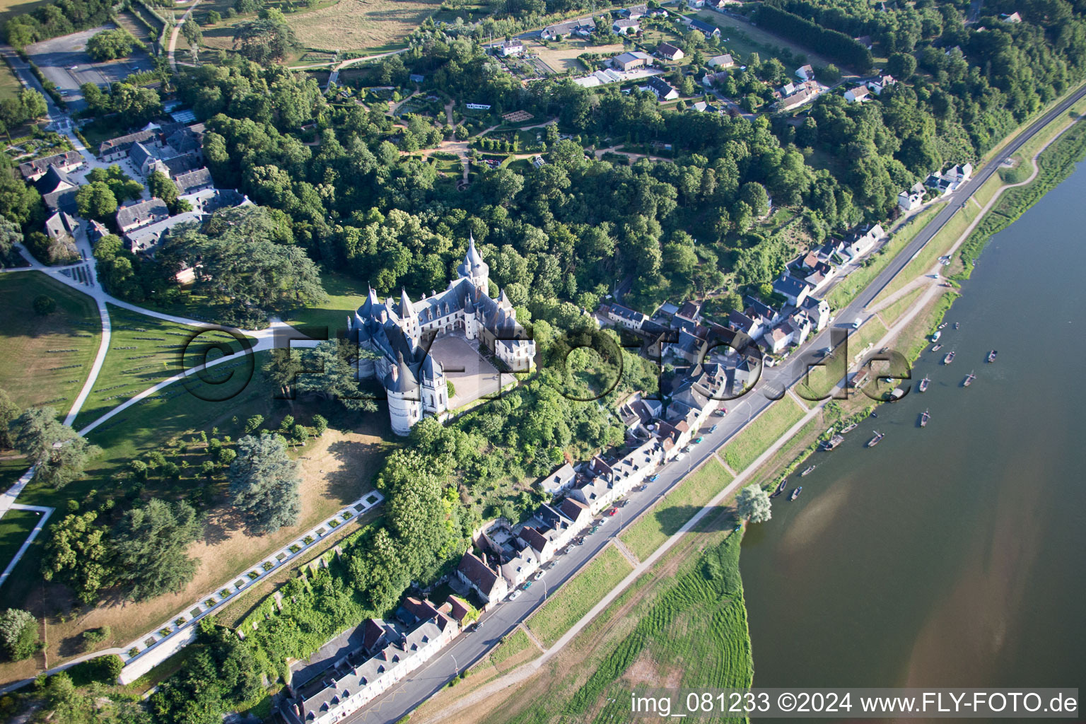 Photographie aérienne de Ensemble châteaux du château de Chaumont à Chaumont-sur-Loire dans le département Loir et Cher, France