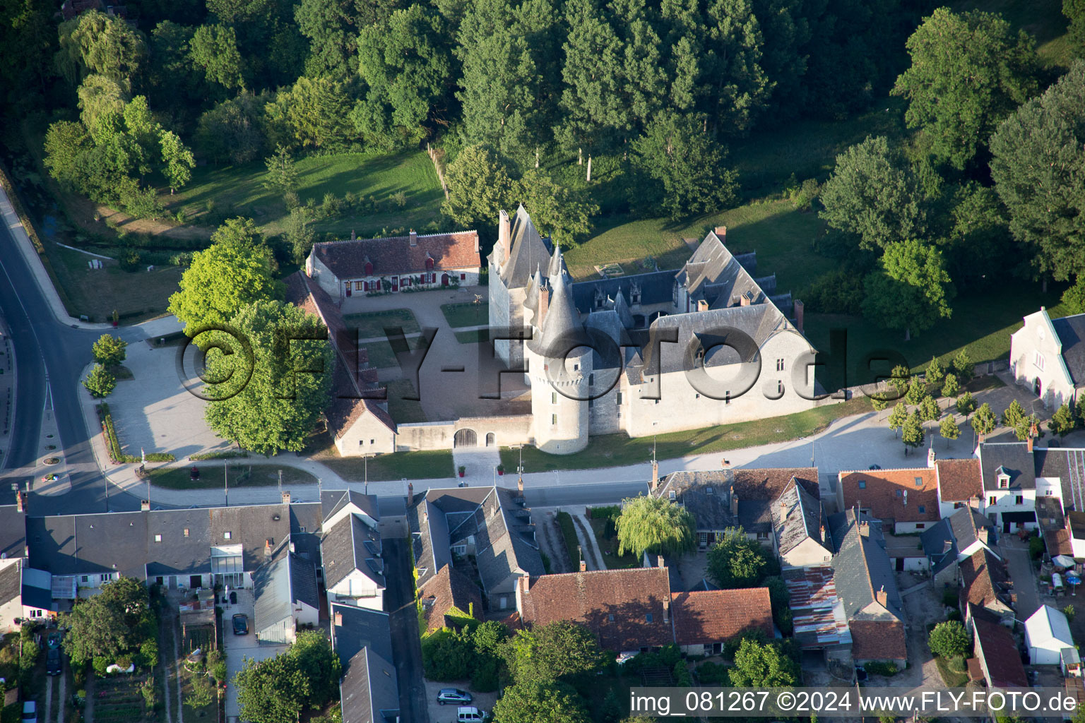 Vue oblique de Fougères-sur-Bièvre dans le département Loir et Cher, France