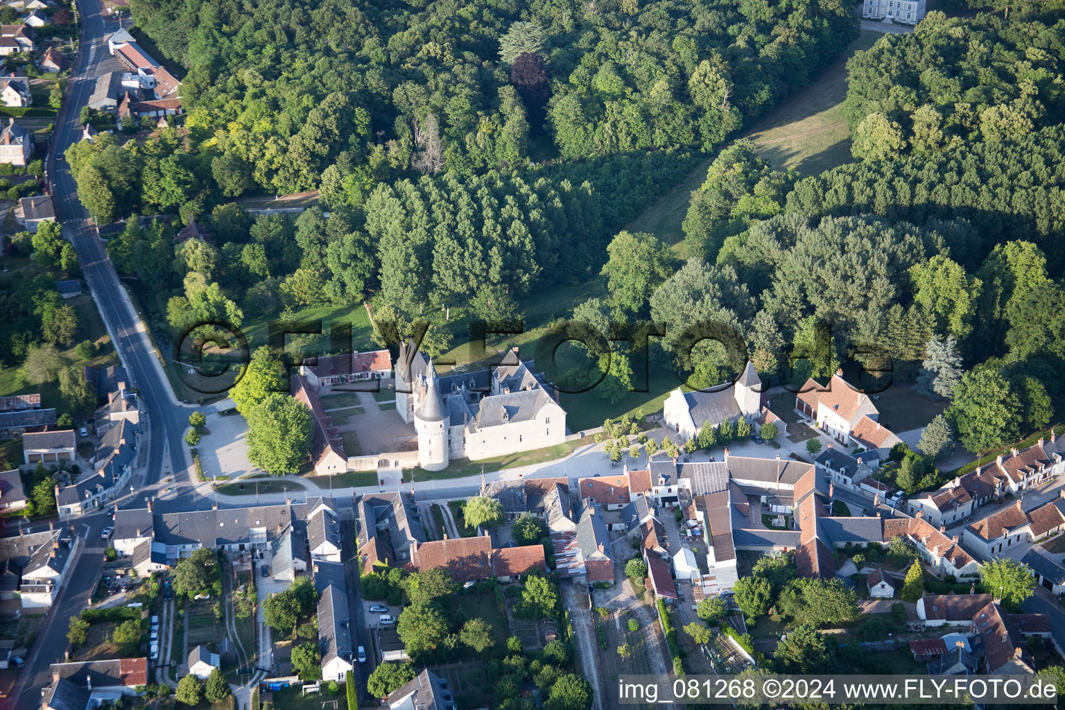 Fougères-sur-Bièvre dans le département Loir et Cher, France d'en haut