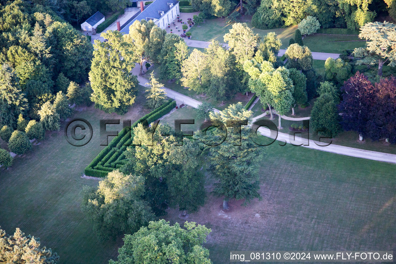 Photographie aérienne de Cheverny dans le département Loir et Cher, France