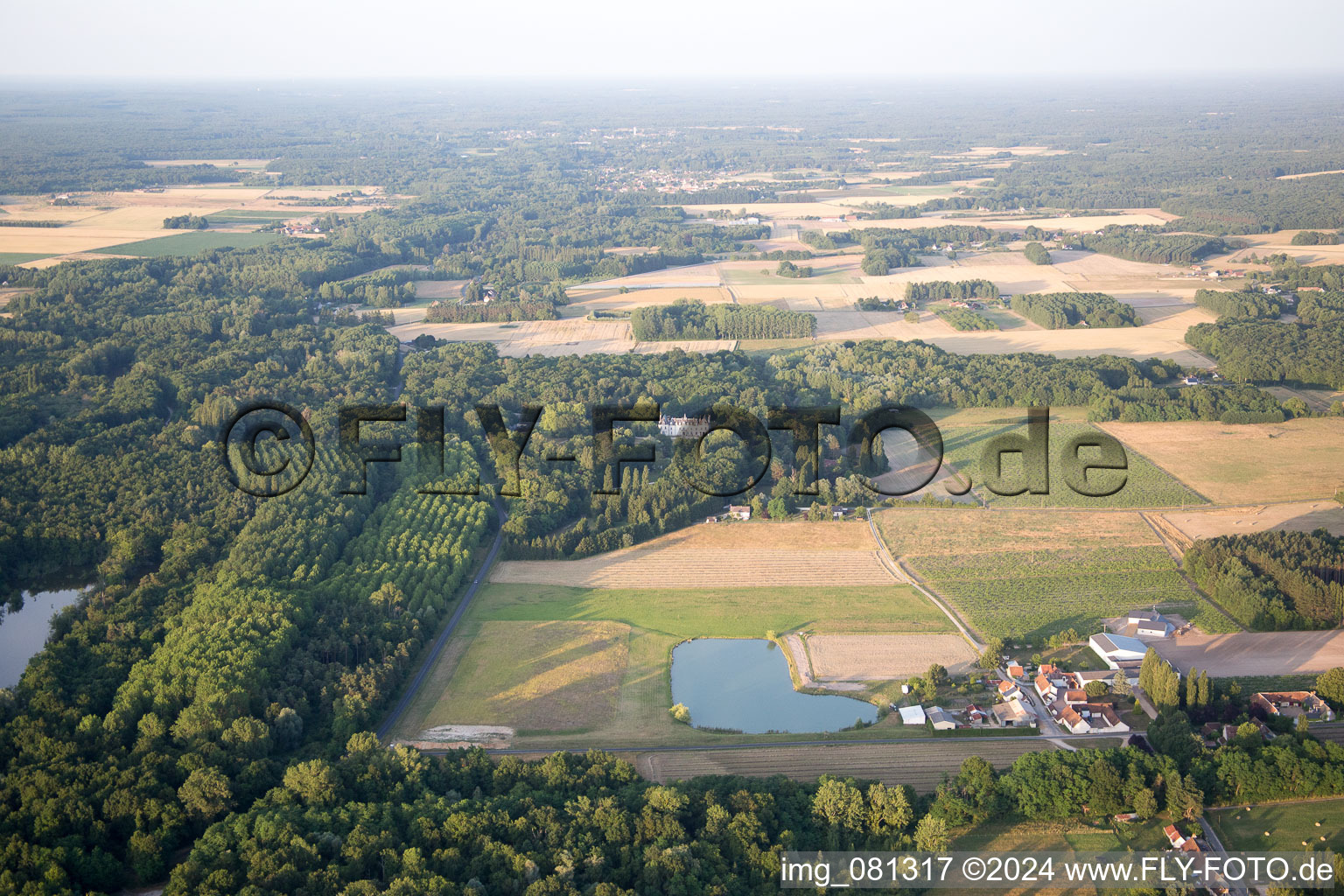 Cheverny dans le département Loir et Cher, France depuis l'avion