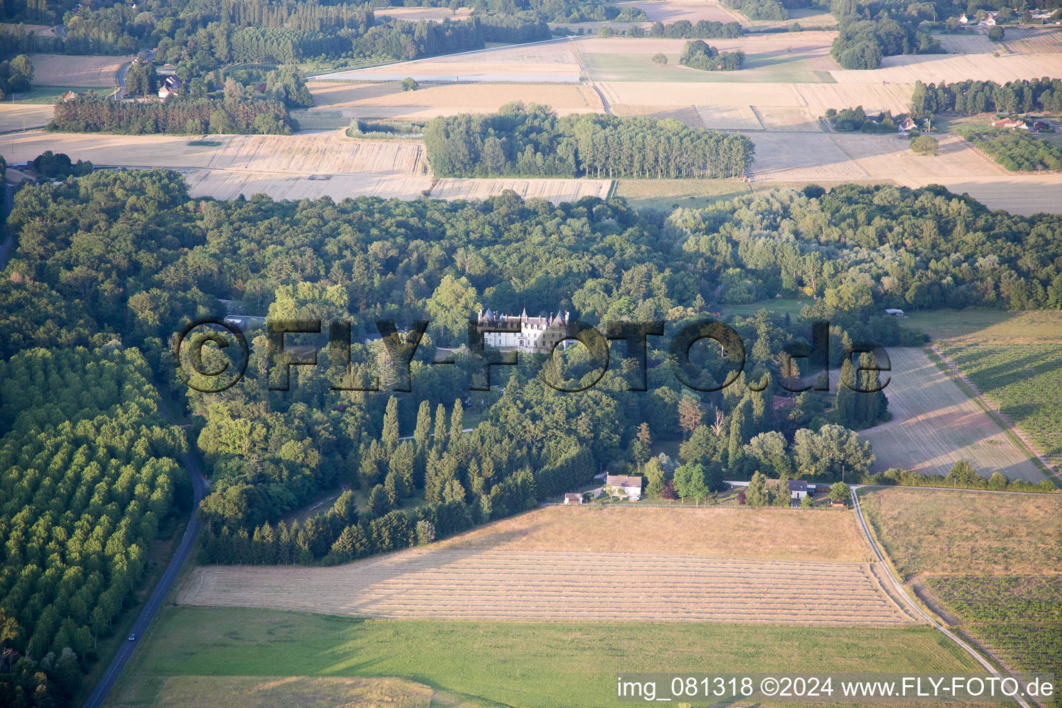 Vue d'oiseau de Cheverny dans le département Loir et Cher, France