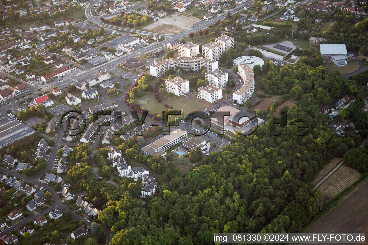 Vue aérienne de La Chaussée-Saint-Victor dans le département Loir et Cher, France