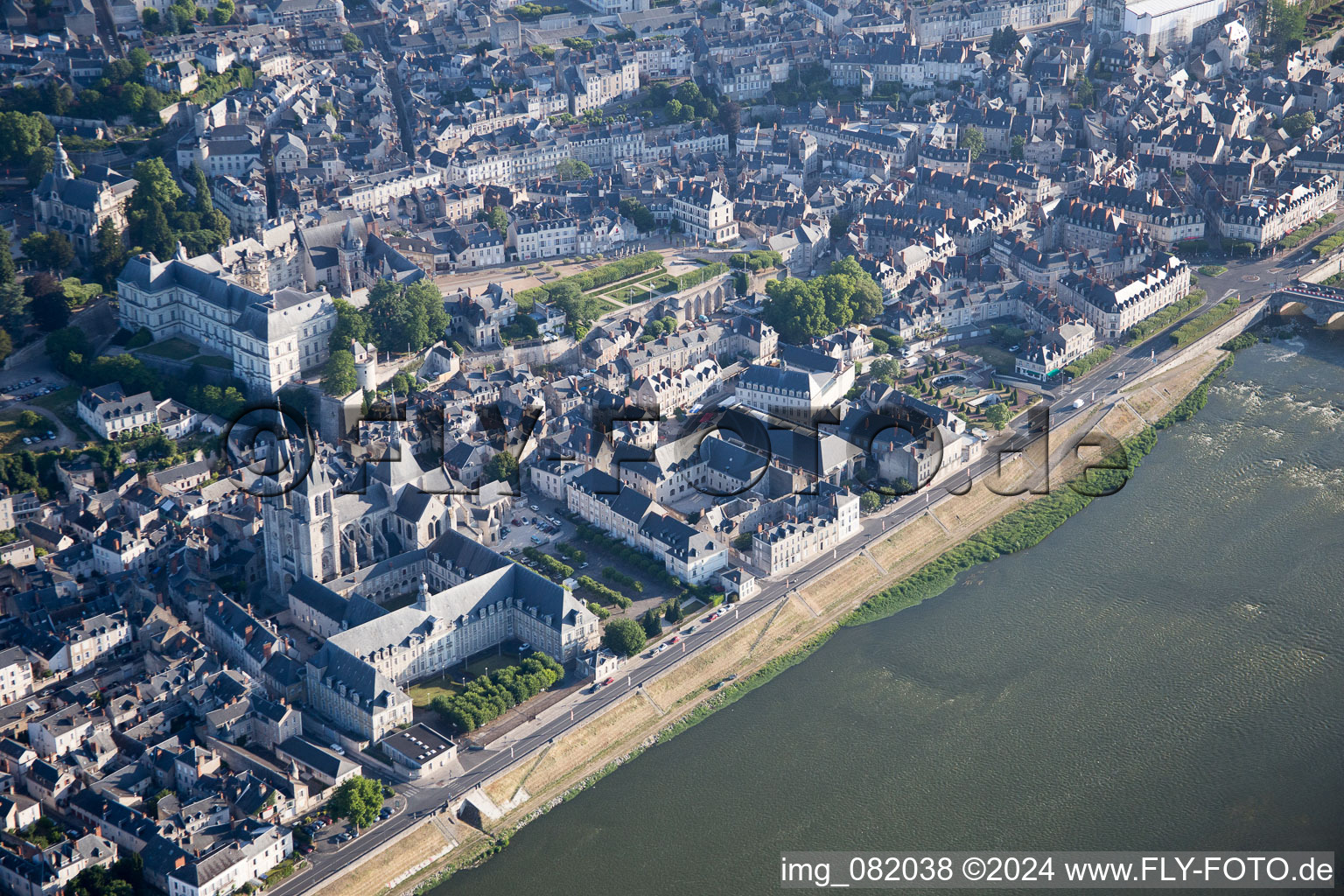 Blois dans le département Loir et Cher, France vue d'en haut