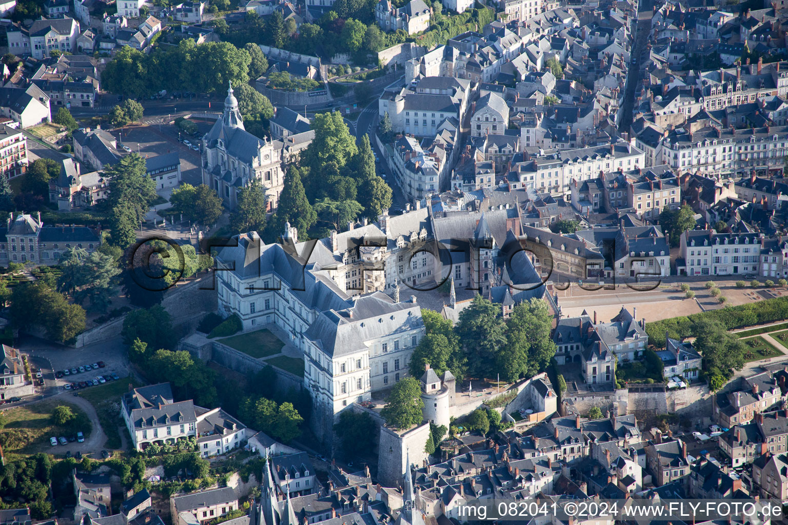 Blois dans le département Loir et Cher, France vue du ciel