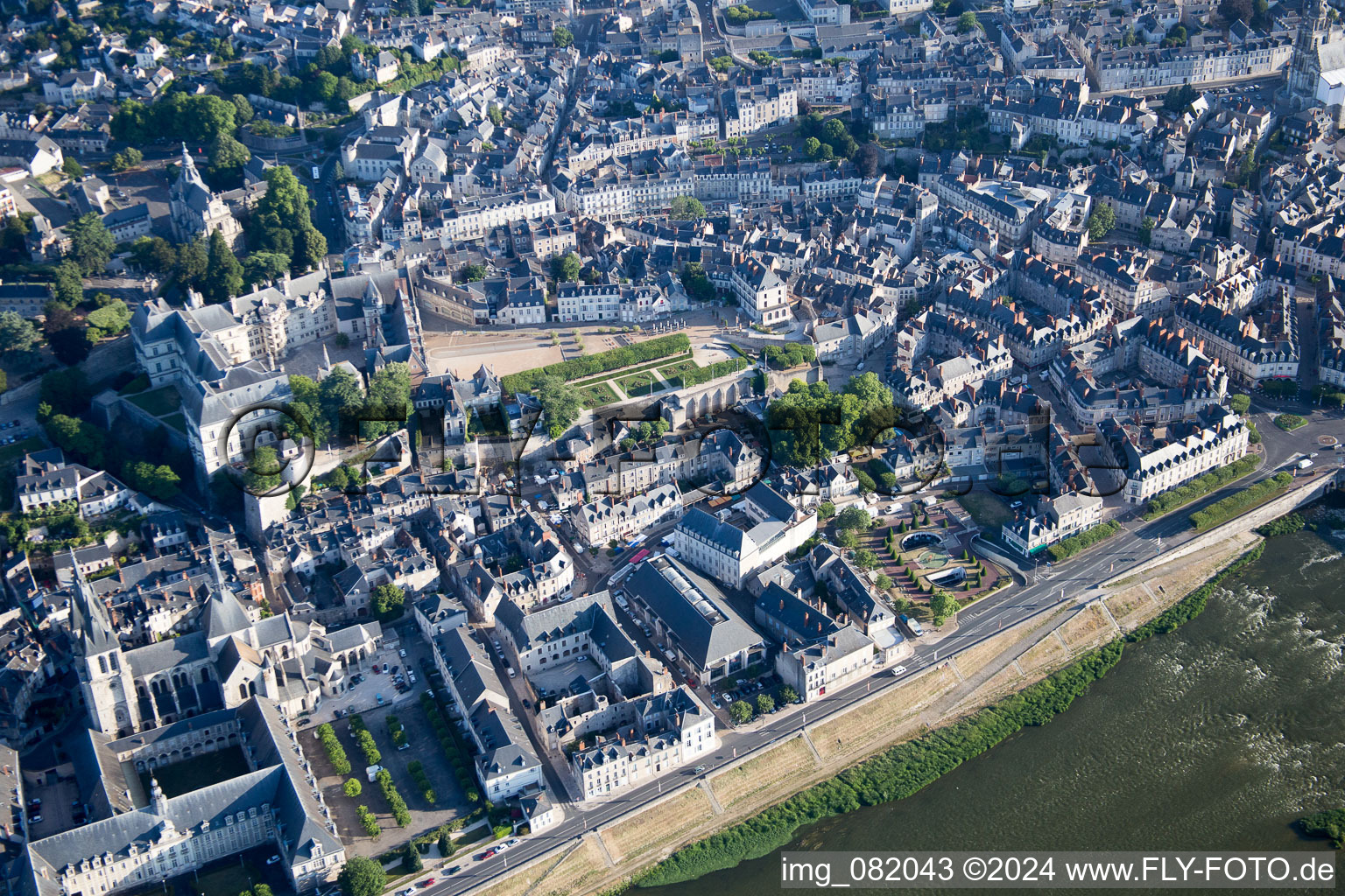 Image drone de Blois dans le département Loir et Cher, France