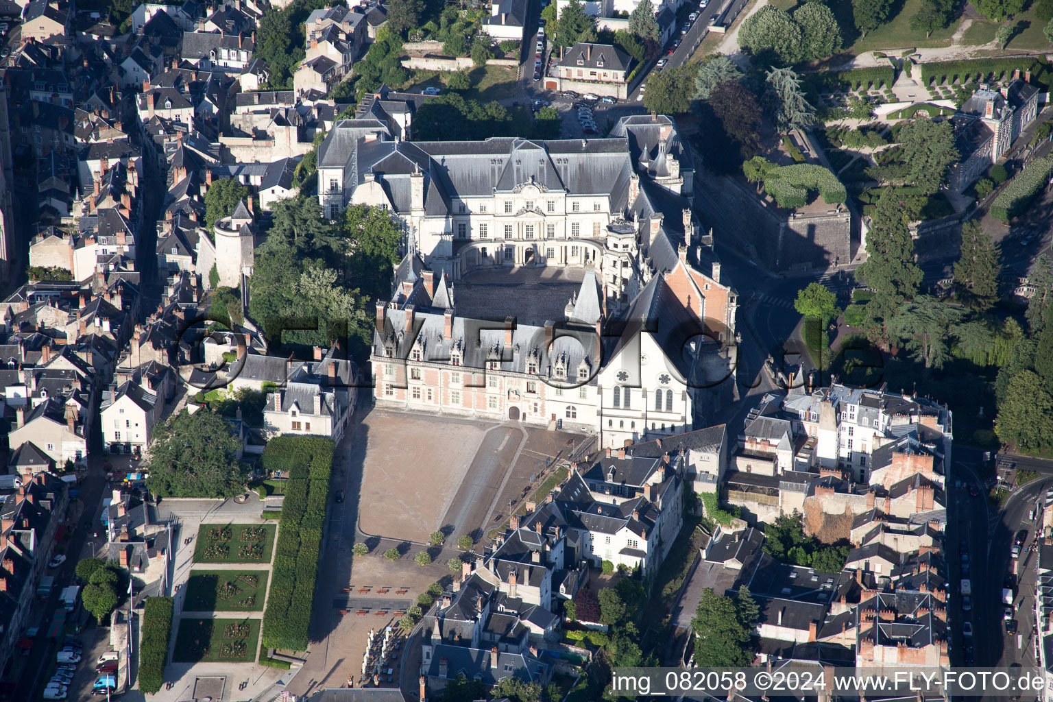 Blois dans le département Loir et Cher, France du point de vue du drone