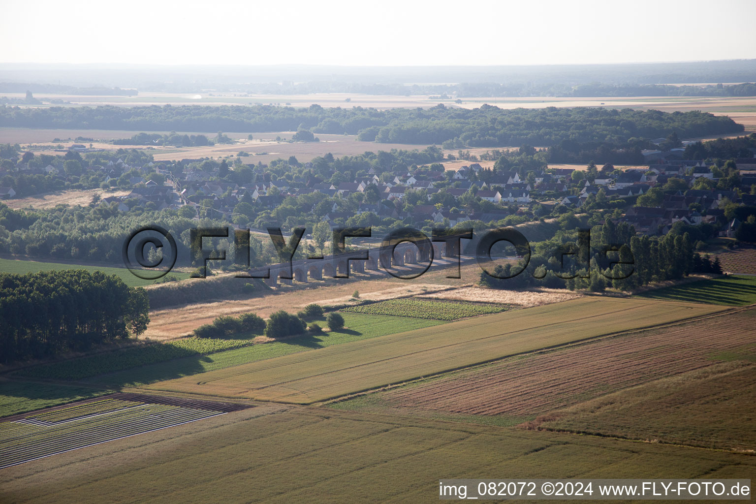 Vue aérienne de Viaduc à Vineuil/Loire à Vineuil dans le département Loir et Cher, France