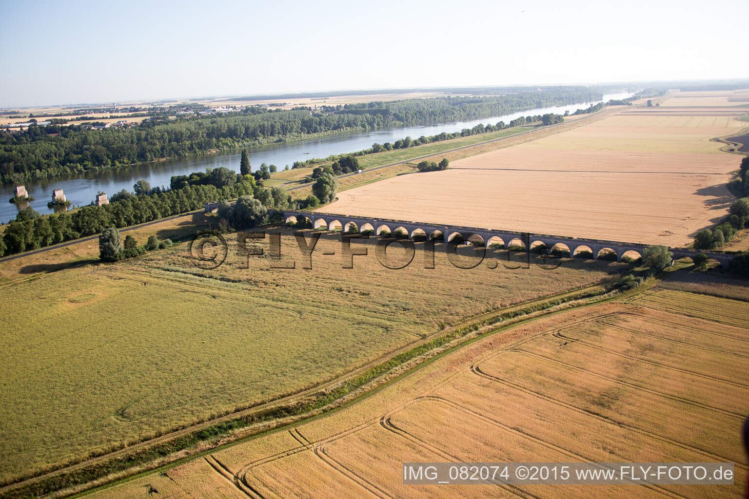 Photographie aérienne de Viaduc à Vineuil/Loire à Vineuil dans le département Loir et Cher, France
