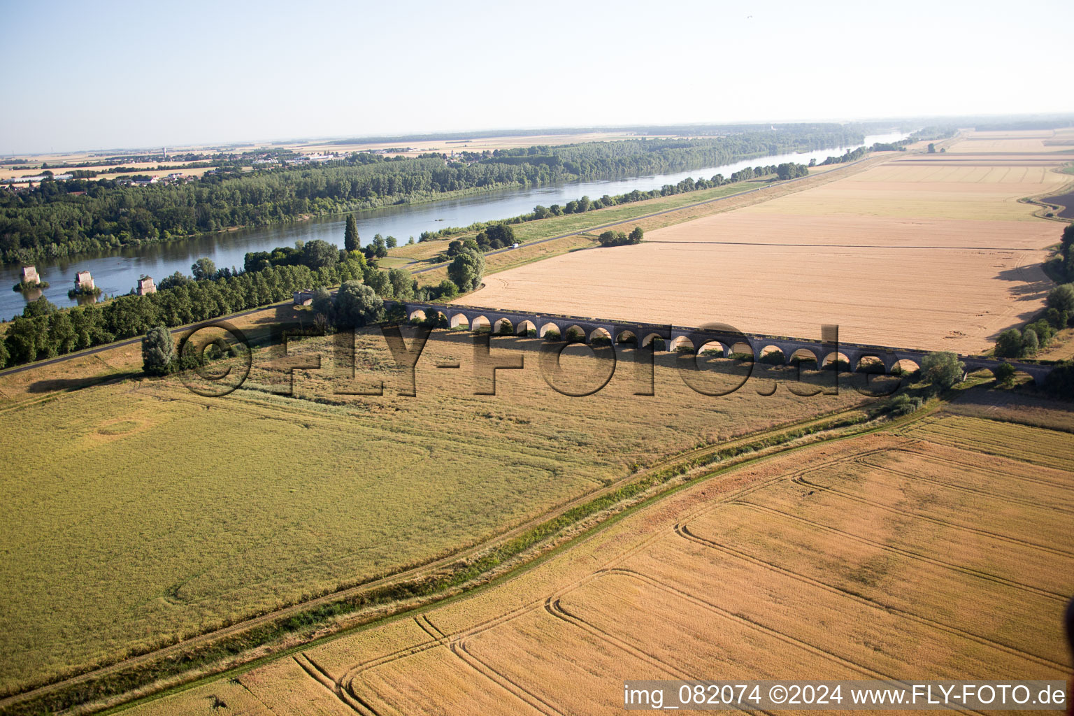 Photographie aérienne de Viaduc à Vineuil/Loire à Vineuil dans le département Loir et Cher, France