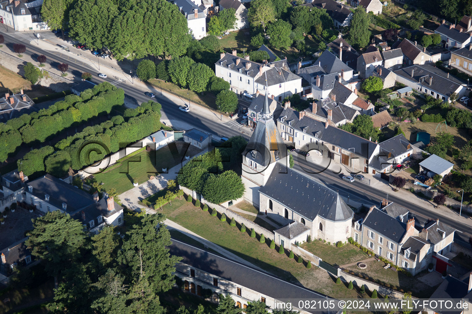 Vue d'oiseau de Menars dans le département Loir et Cher, France