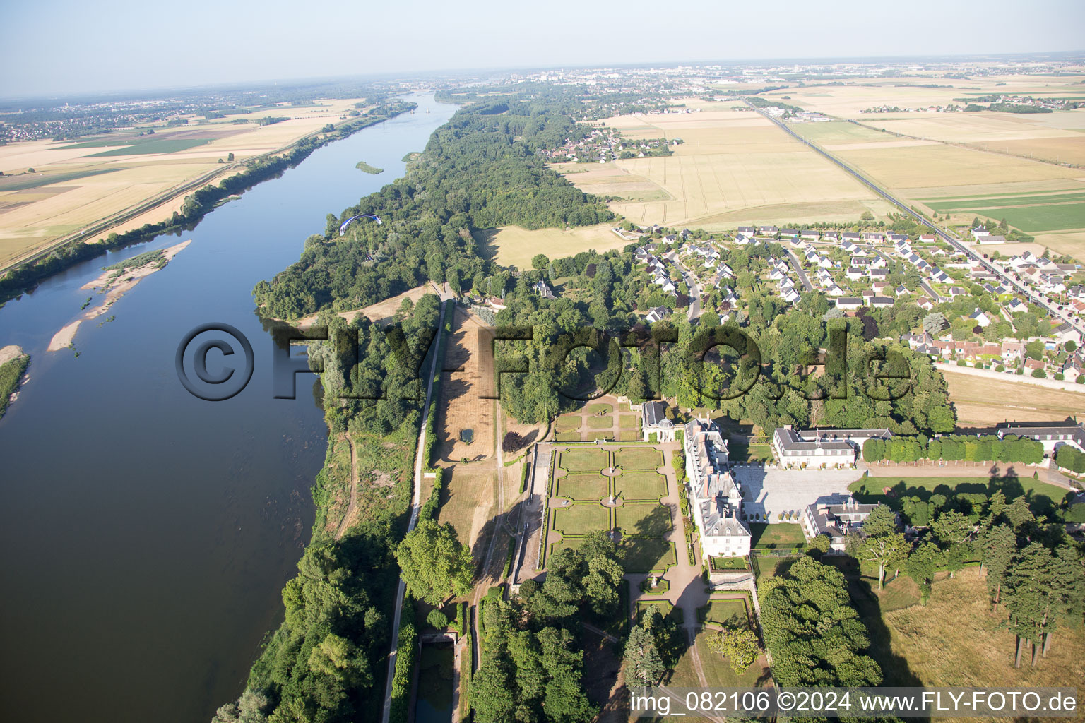 Menars dans le département Loir et Cher, France vue du ciel