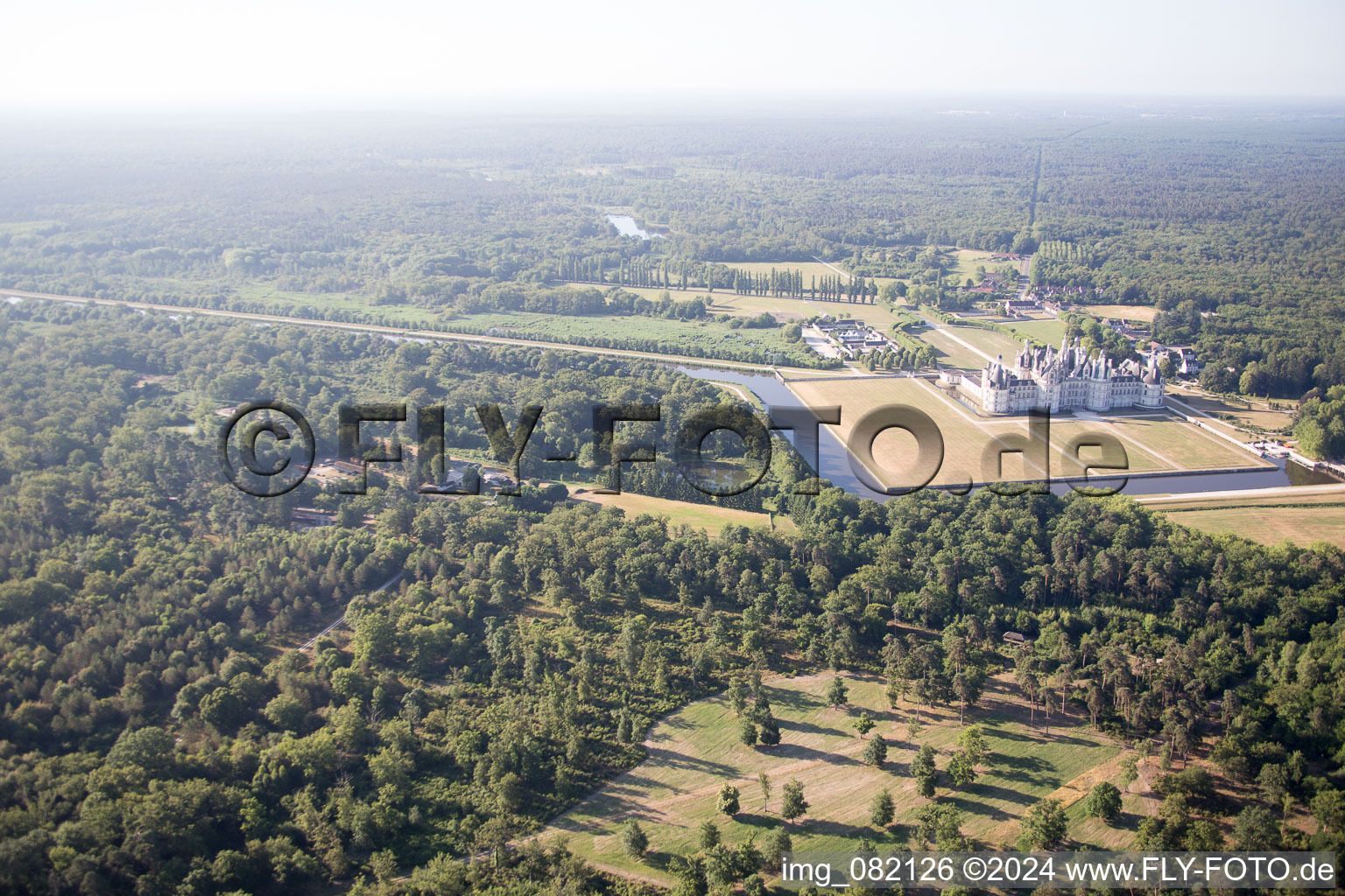 Chambord dans le département Loir et Cher, France depuis l'avion