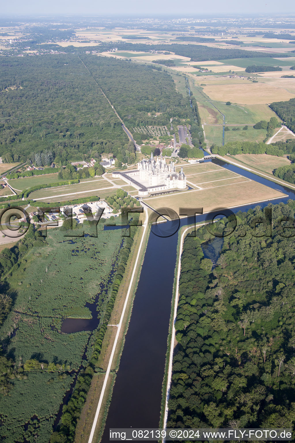 Chambord dans le département Loir et Cher, France vu d'un drone