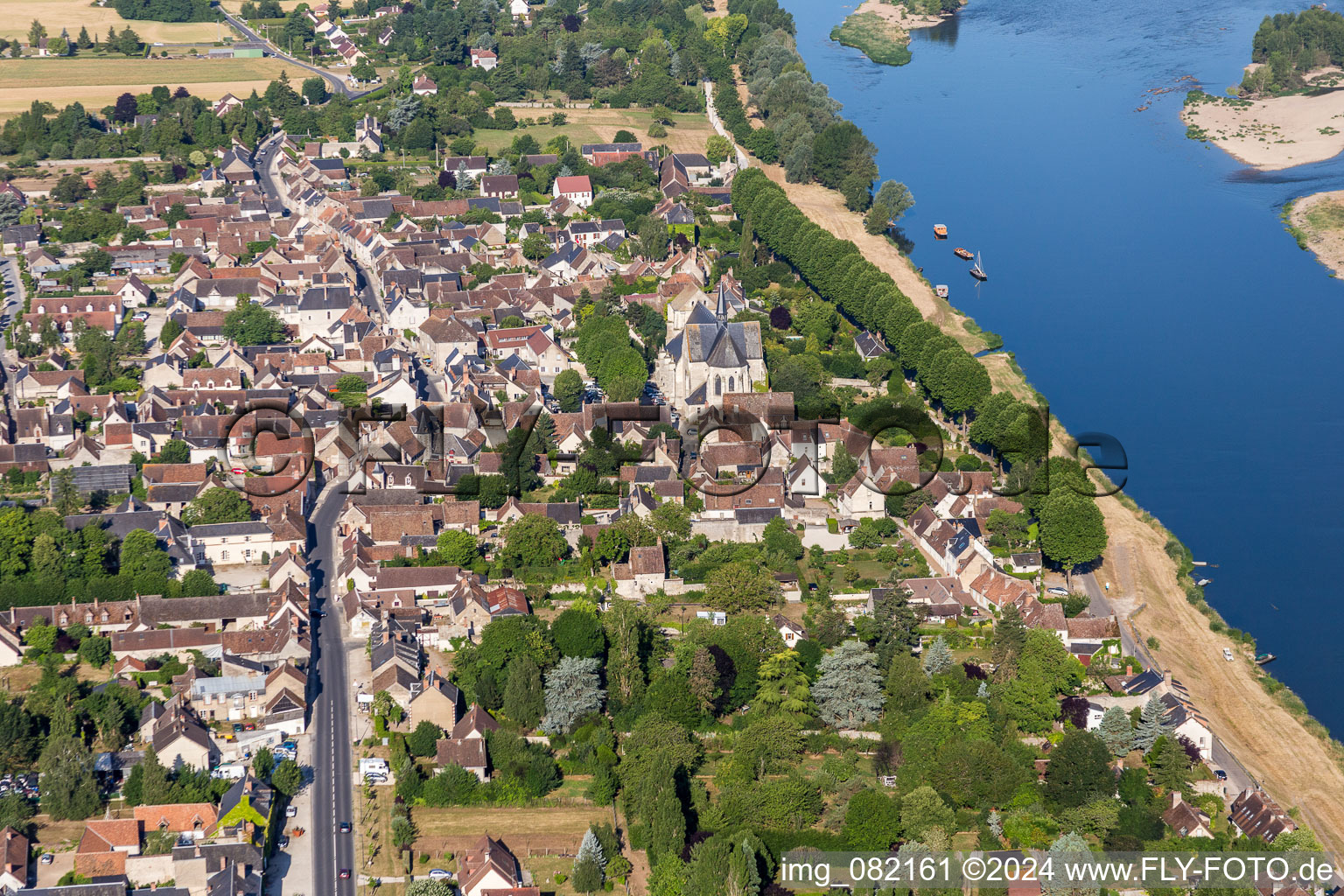 Vue aérienne de Bords de Loire à Saint-Dye-sur-Loire à Saint-Dyé-sur-Loire dans le département Loir et Cher, France