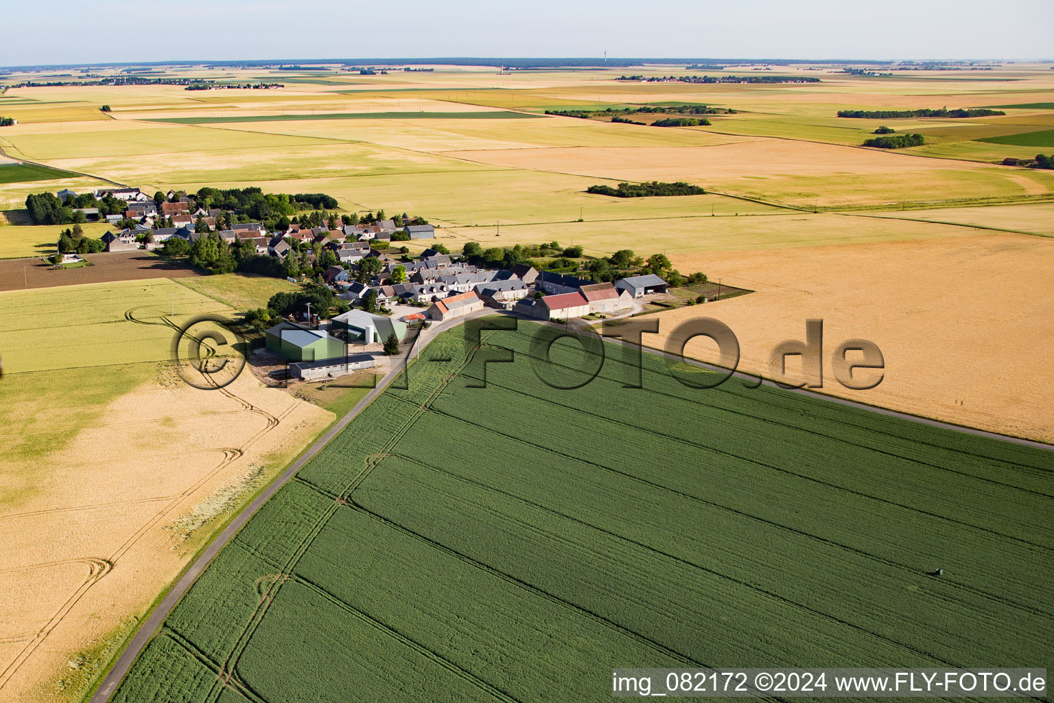 Vue aérienne de Villaugon à Mer dans le département Loir et Cher, France