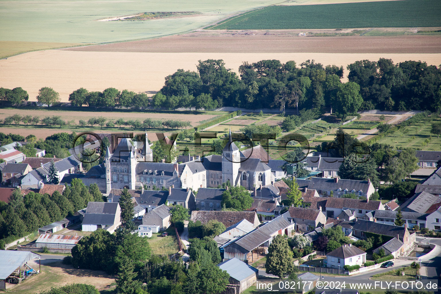 Vue oblique de Talcy dans le département Loir et Cher, France