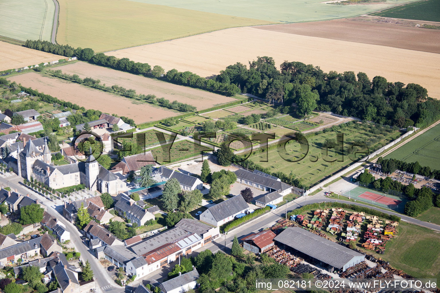 Vue aérienne de Parc du Château du Château Talcy à Talcy dans le département Loir et Cher, France