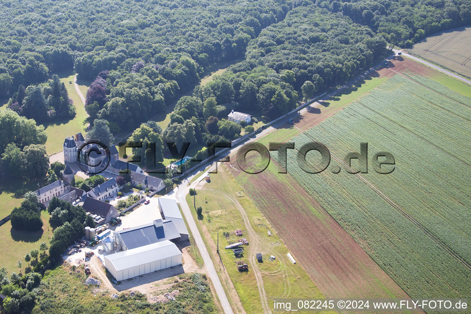 Landes-le-Gaulois dans le département Loir et Cher, France d'en haut