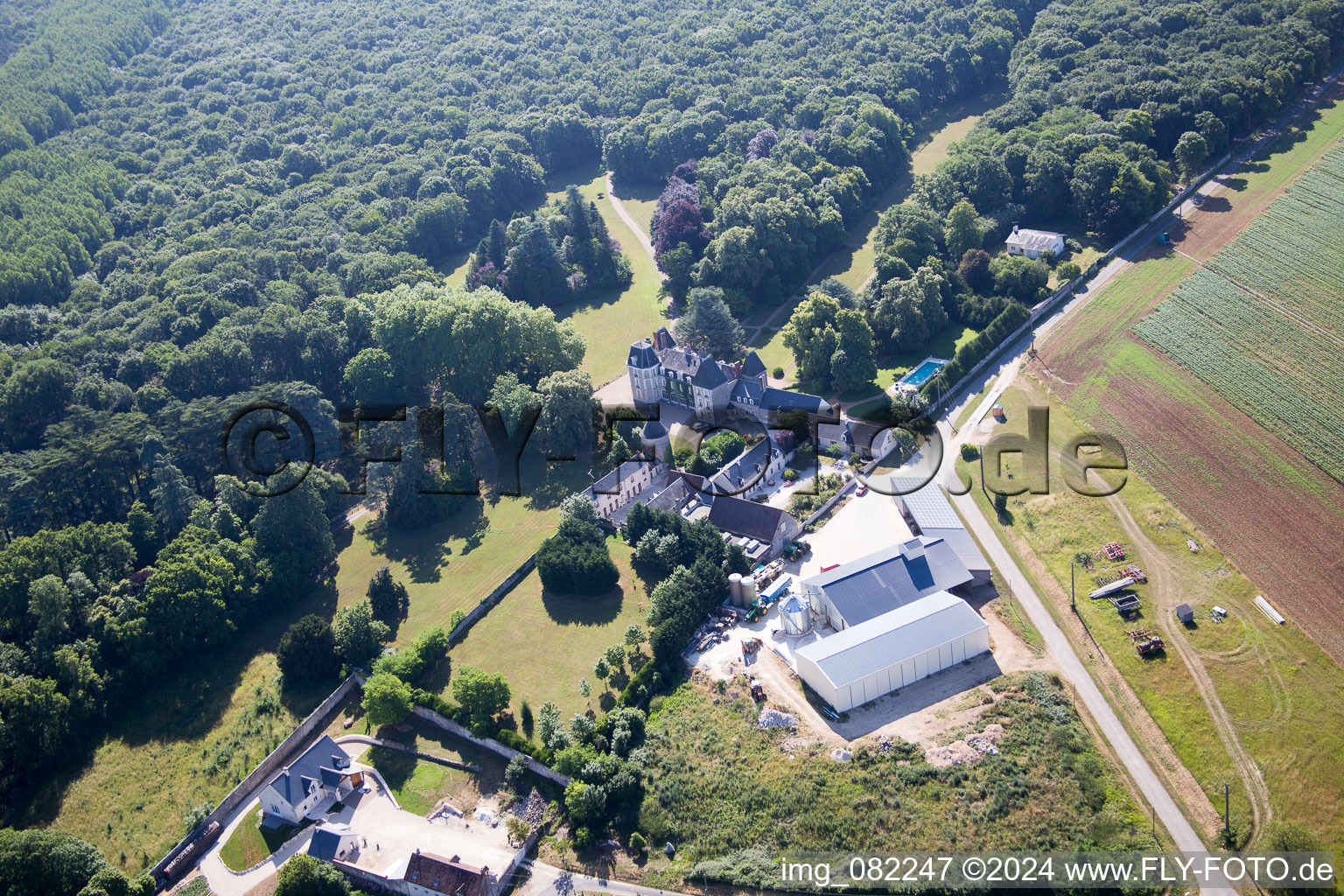 Landes-le-Gaulois dans le département Loir et Cher, France vue d'en haut