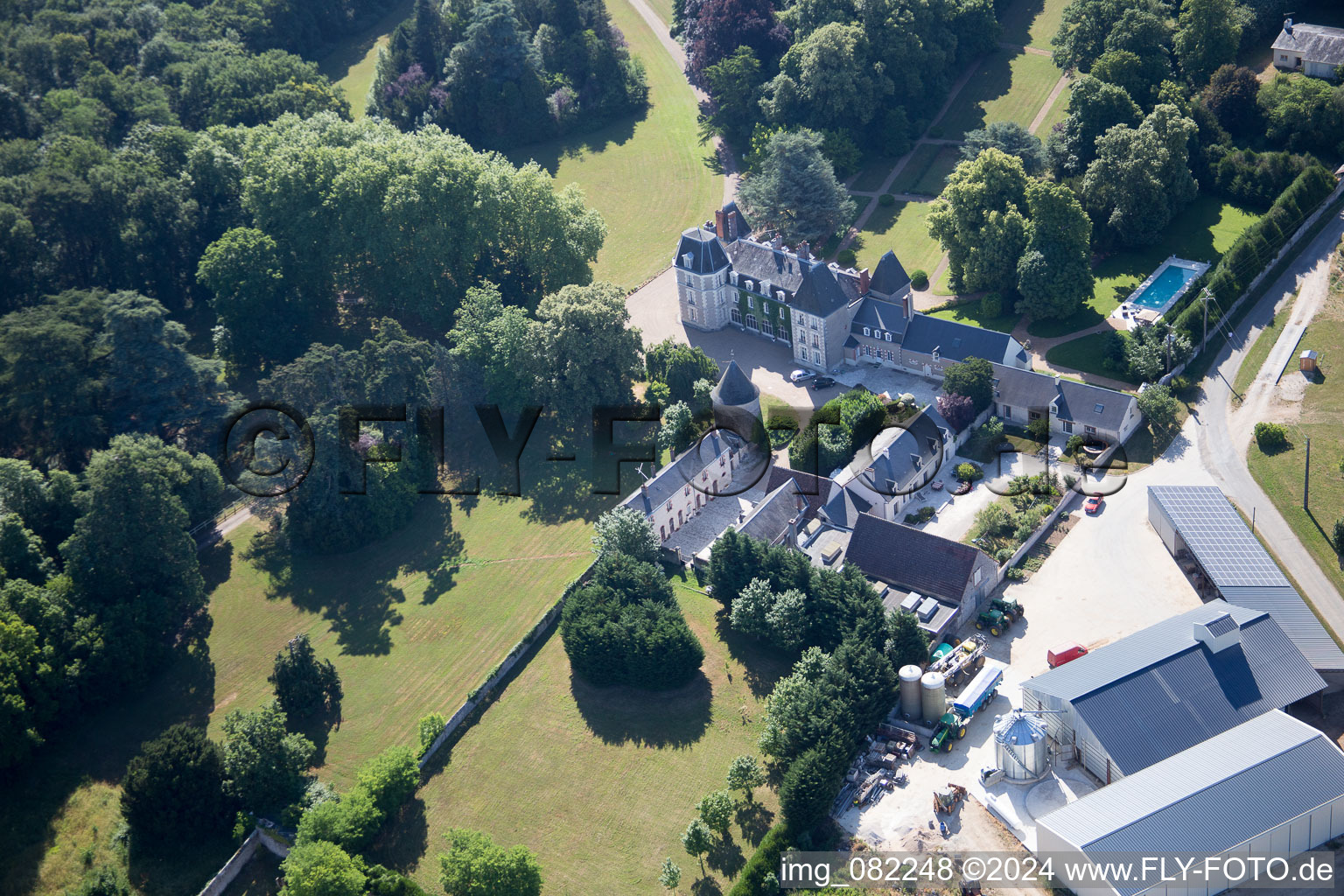 Landes-le-Gaulois dans le département Loir et Cher, France depuis l'avion