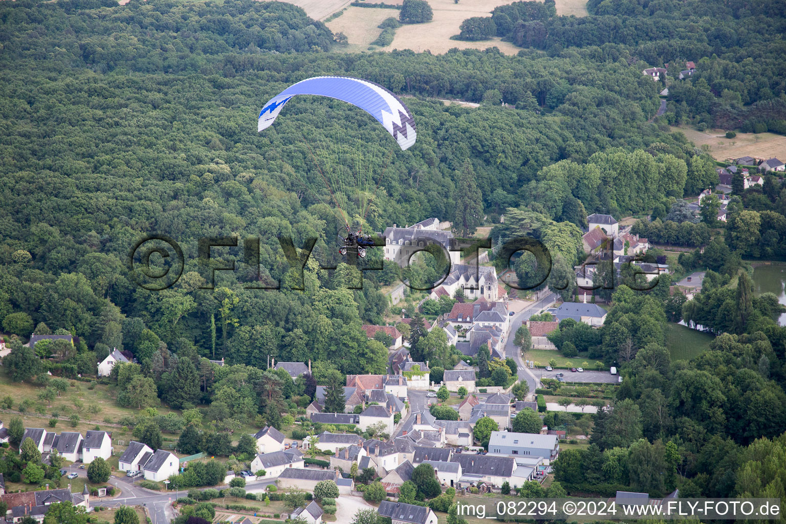 Photographie aérienne de Saint-Ouen-les-Vignes dans le département Indre et Loire, France