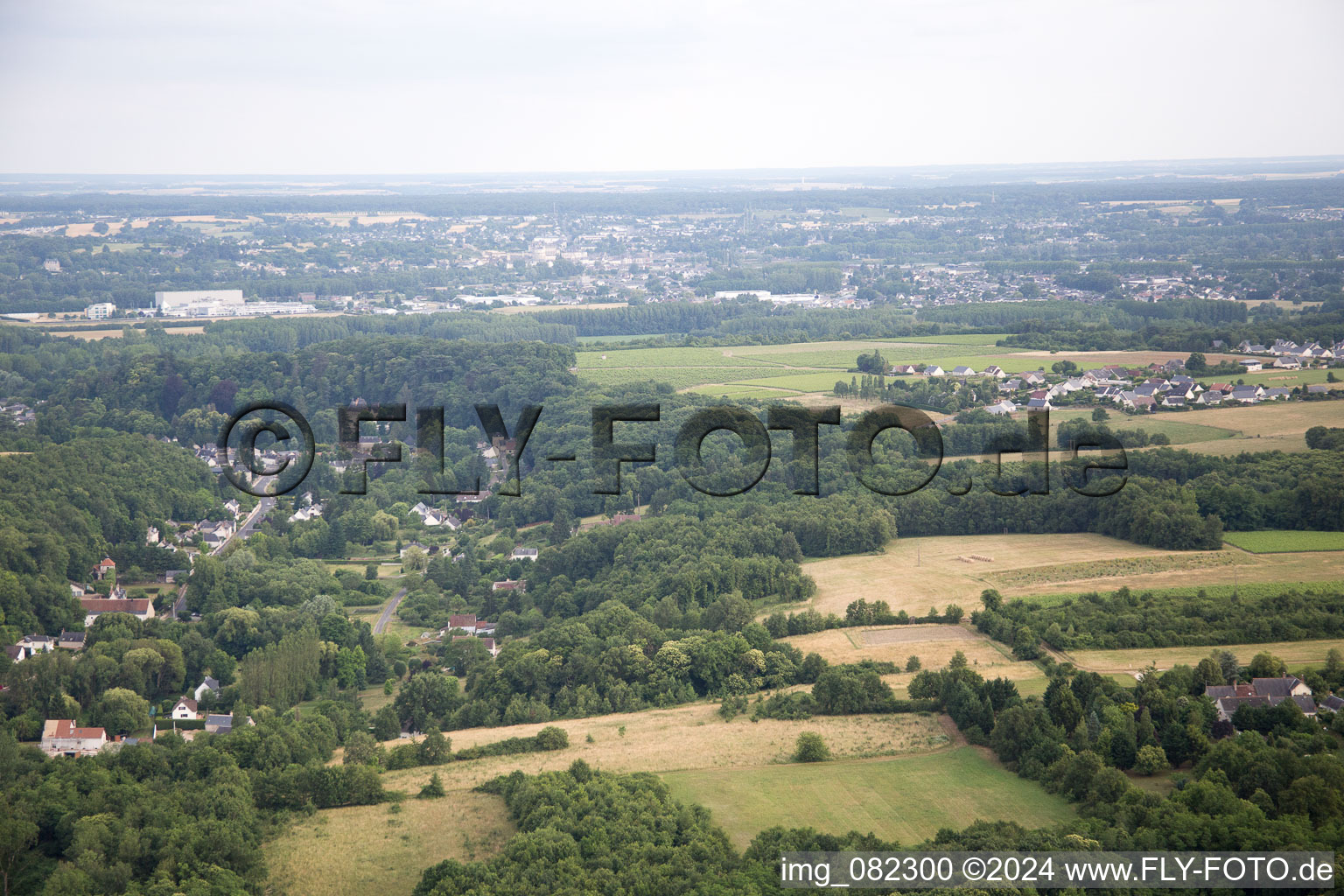 Vue aérienne de Pocé-sur-Cisse dans le département Indre et Loire, France