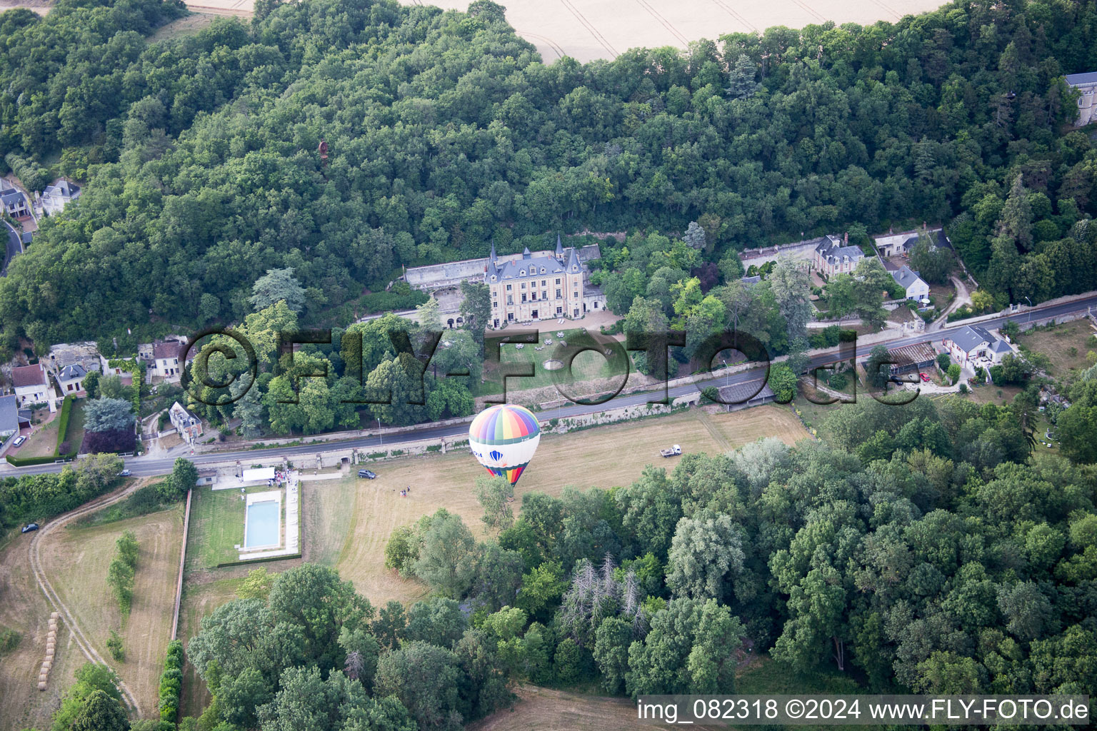 Vue aérienne de Nazelles-Négron dans le département Indre et Loire, France