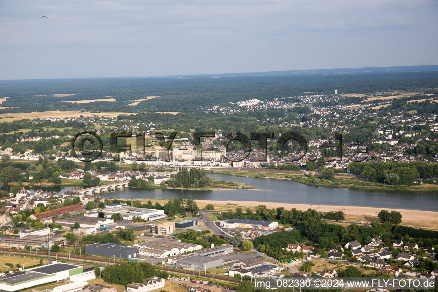 Vue aérienne de Amboise dans le département Indre et Loire, France