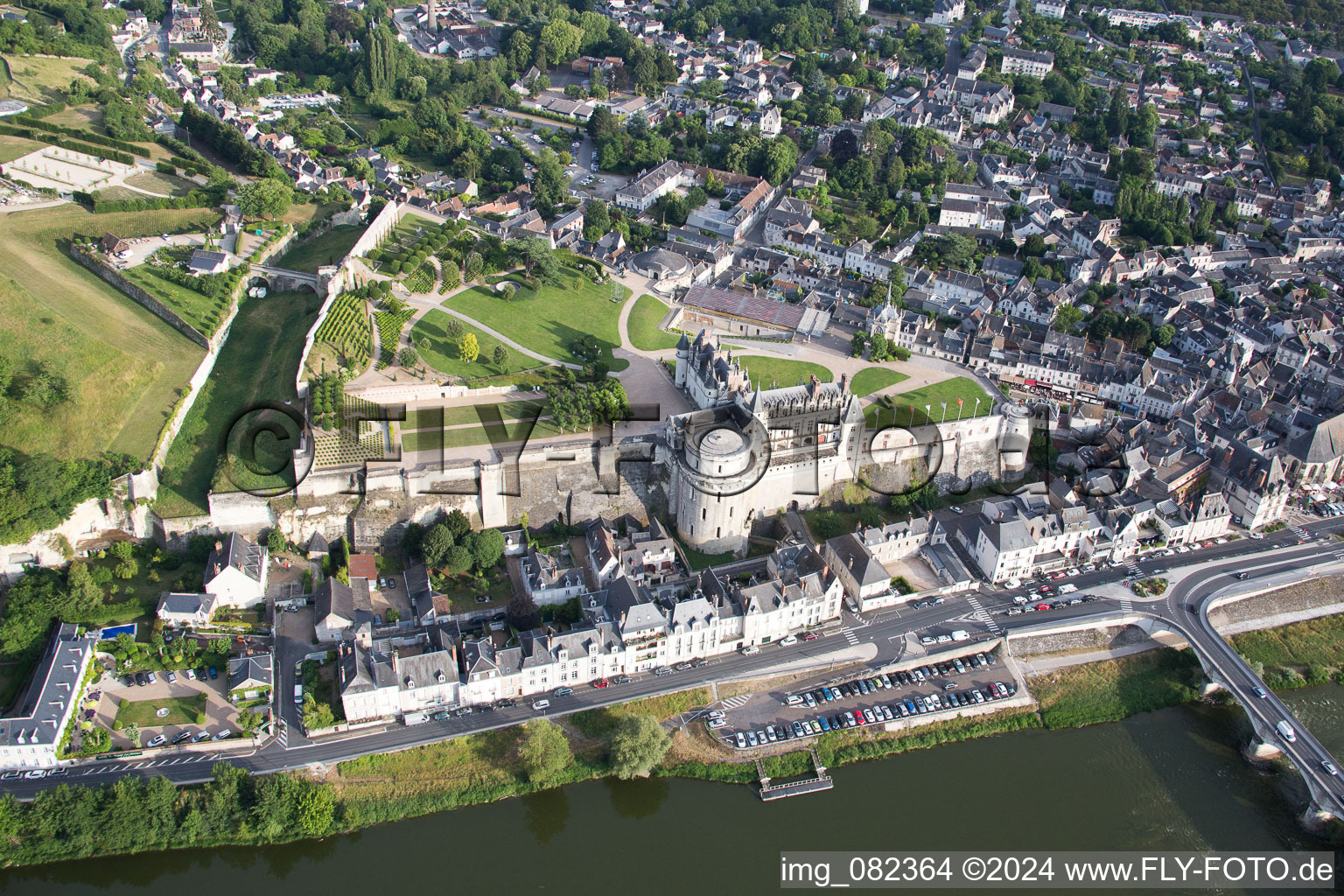 Photographie aérienne de Ensemble châteaux du Château Royal d'Amboise à Amboise dans le département Indre et Loire, France