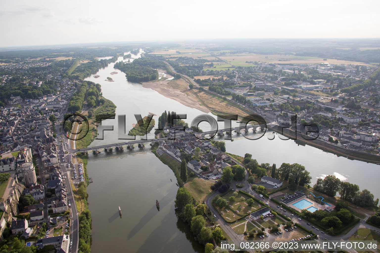 Vue d'oiseau de Amboise dans le département Indre et Loire, France