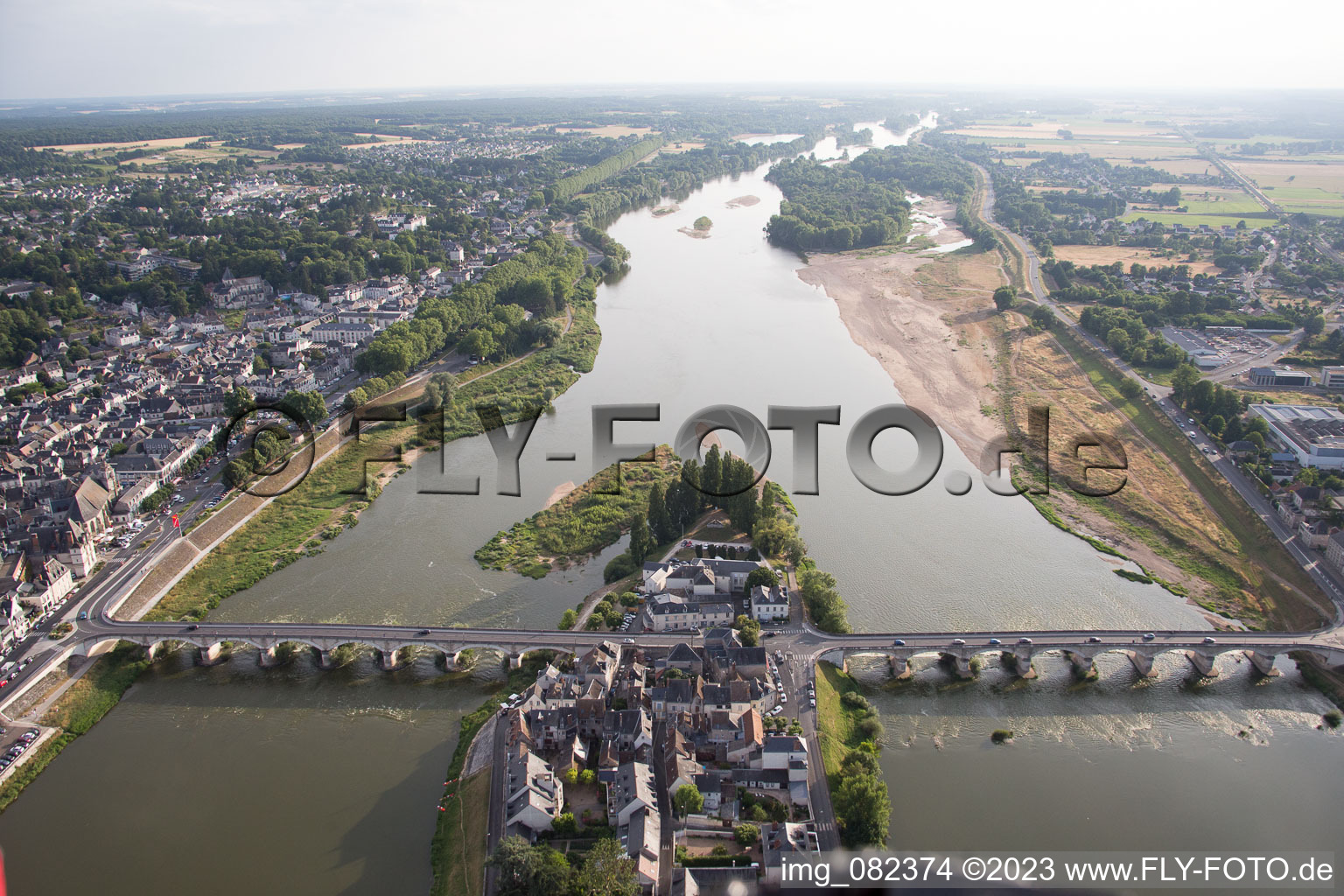 Vue aérienne de Amboise dans le département Indre et Loire, France