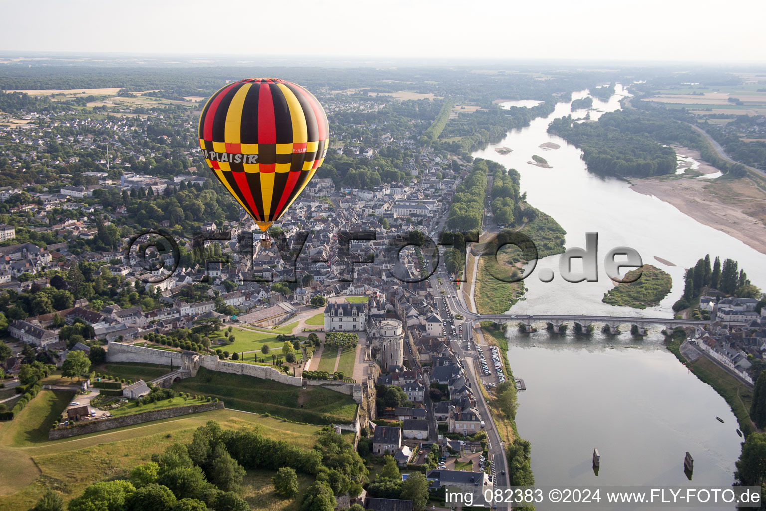 Enregistrement par drone de Amboise dans le département Indre et Loire, France