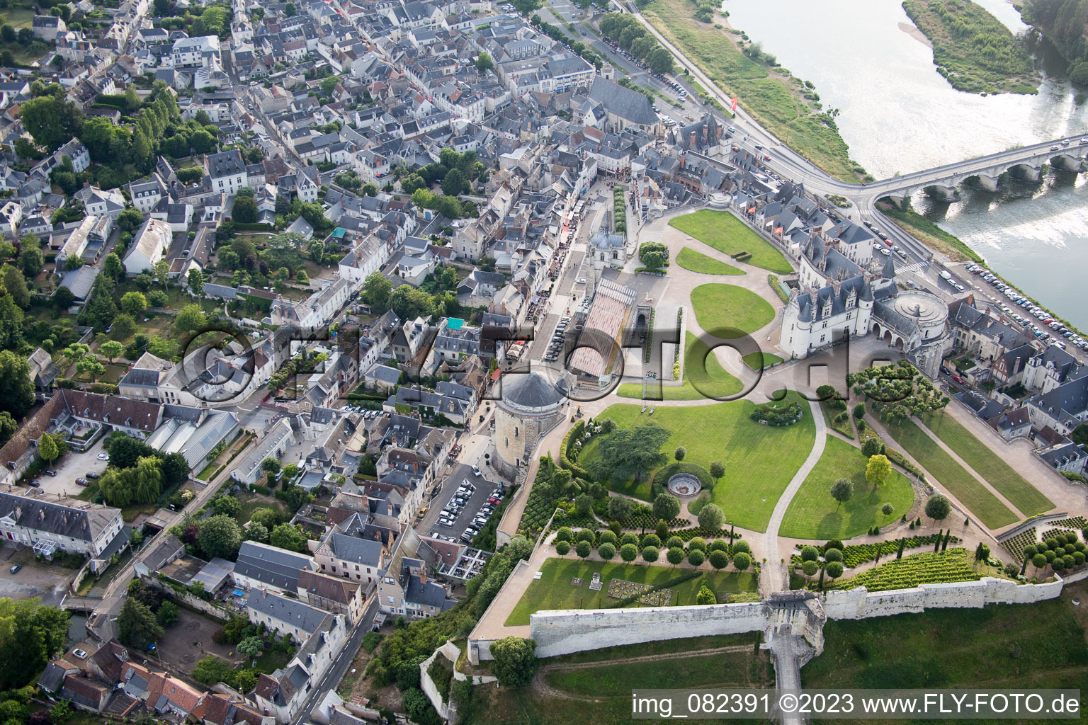 Enregistrement par drone de Amboise dans le département Indre et Loire, France