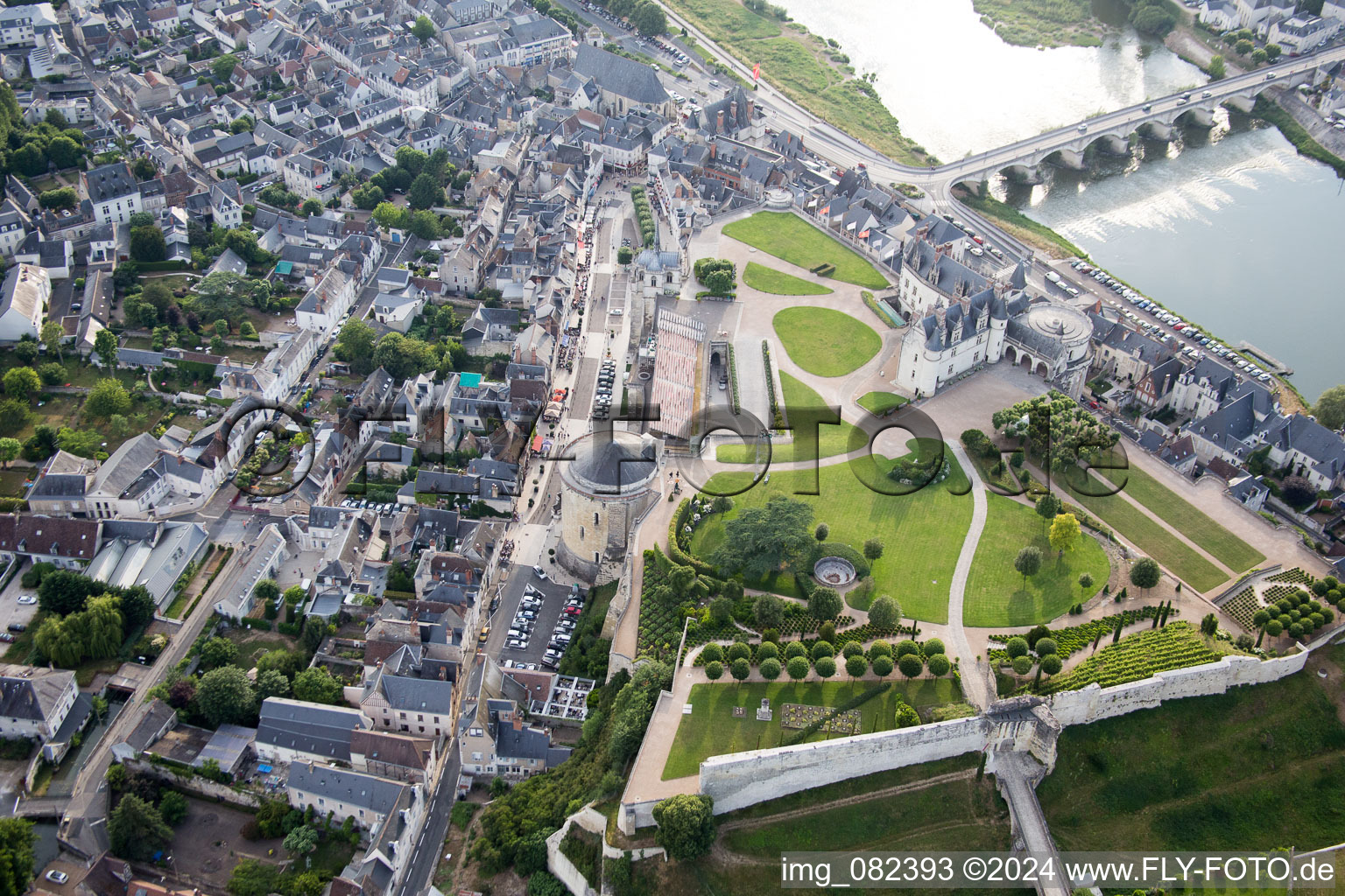 Vue oblique de Ensemble châteaux du Château Royal d'Amboise à Amboise dans le département Indre et Loire, France