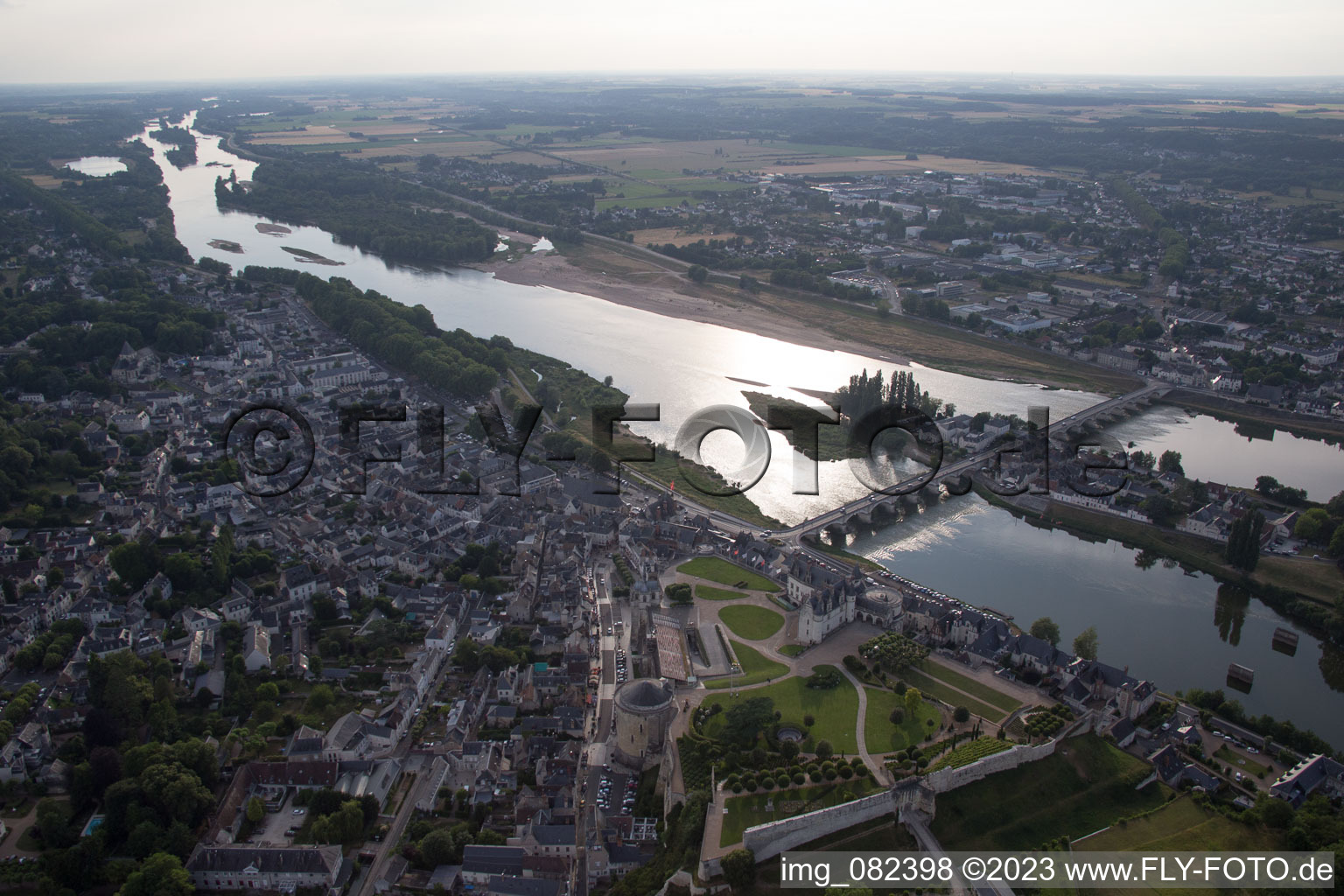 Vue d'oiseau de Amboise dans le département Indre et Loire, France