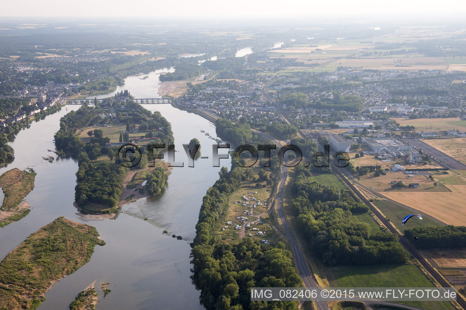 Vue aérienne de Ile de la Loire à Amboise dans le département Indre et Loire, France