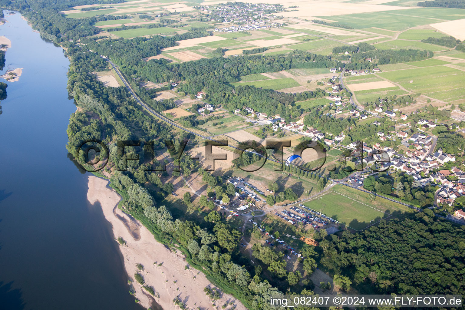 Vue aérienne de Chargé dans le département Indre et Loire, France