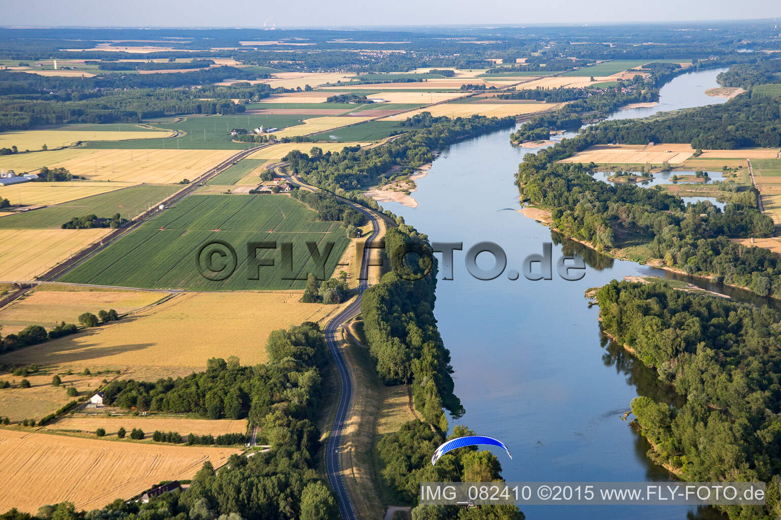Vue aérienne de Loire à Cangey dans le département Indre et Loire, France