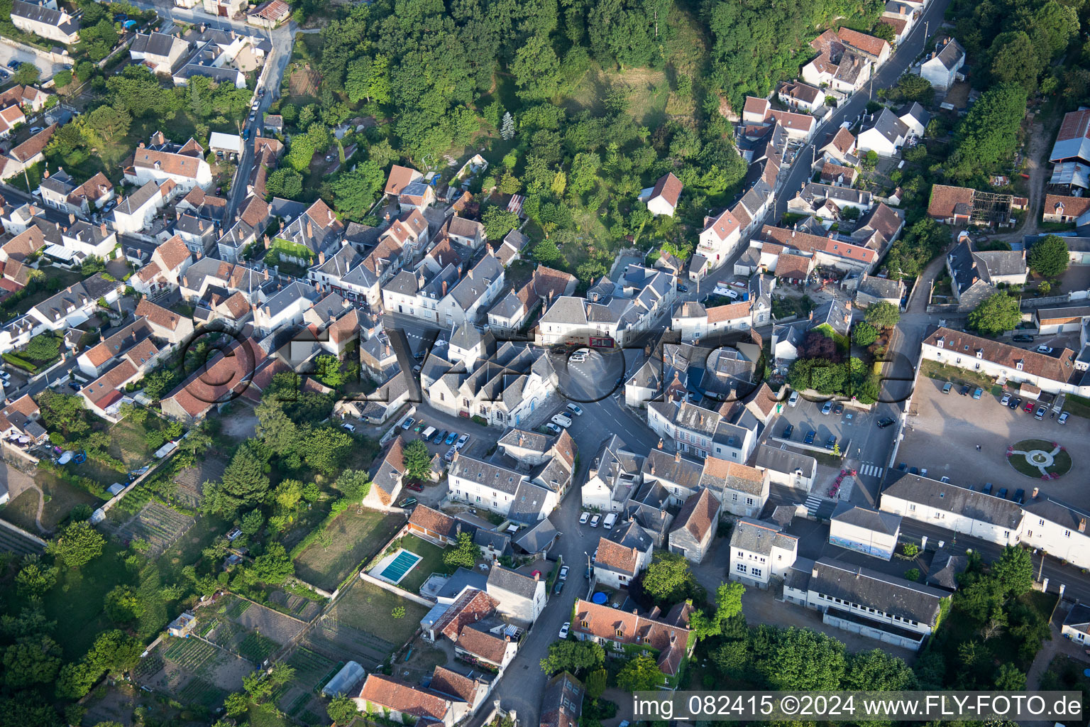 Vue aérienne de Mosnes dans le département Indre et Loire, France