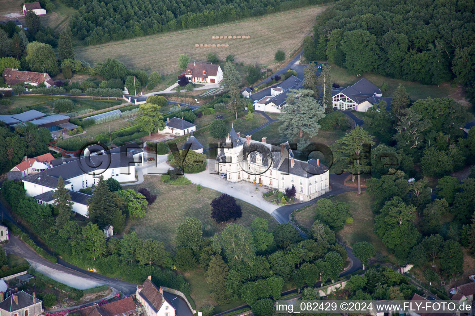 Vue aérienne de Rilly-sur-Loire dans le département Loir et Cher, France