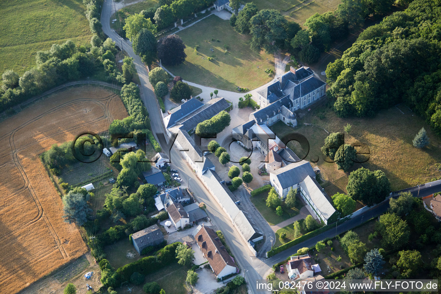 Candé-sur-Beuvron dans le département Loir et Cher, France vue d'en haut