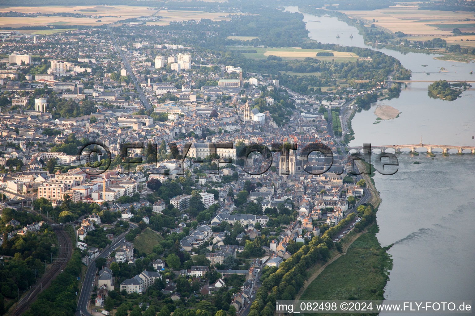 Vue d'oiseau de Blois dans le département Loir et Cher, France