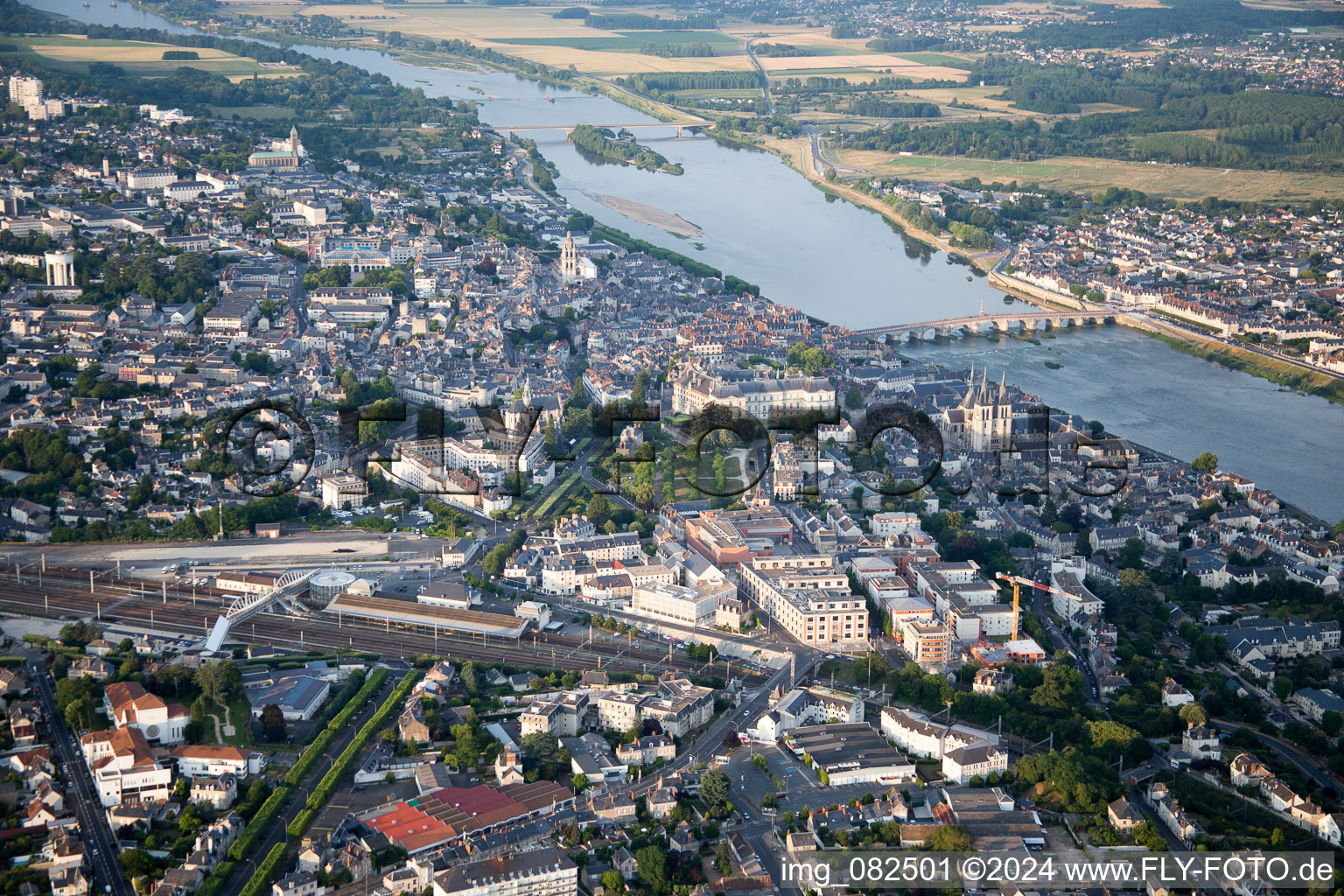 Image drone de Blois dans le département Loir et Cher, France