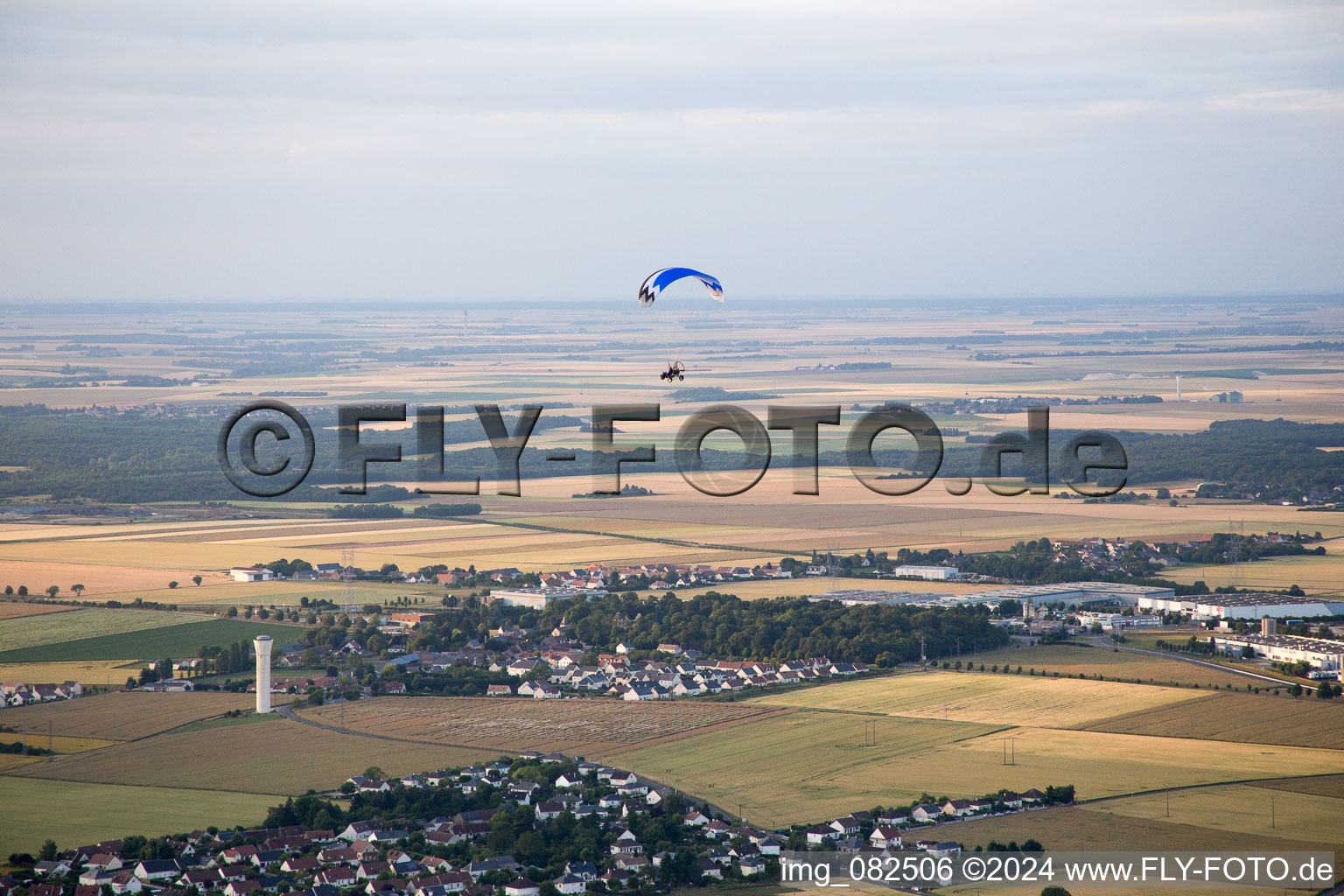 Vue oblique de Saint-Sulpice-de-Pommeray dans le département Loir et Cher, France